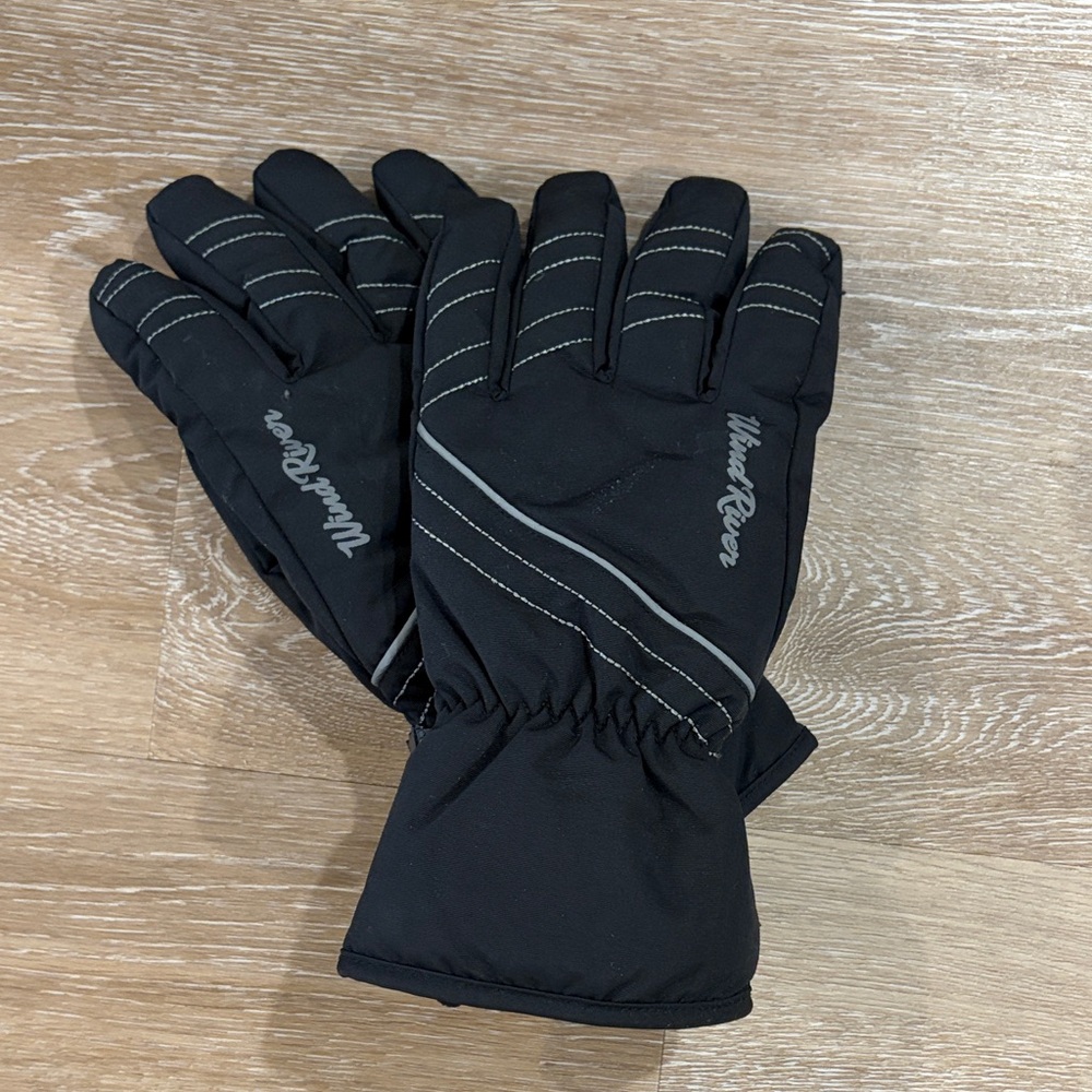 NWOT Wind River Gloves